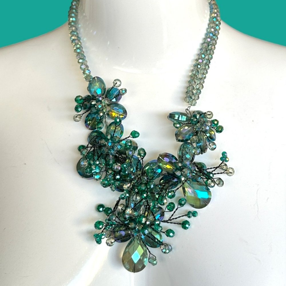 GORGEOUS VINTAGE HANDMADE FLORAL BEADED NECKLACE